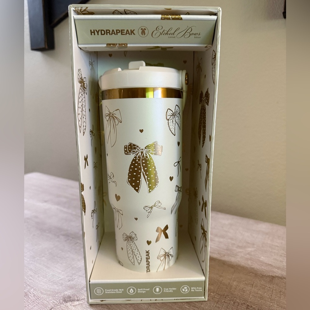 Rare HydraPeak Etched Bows In Gold 32oz Nomad Tumbler LIMITED EDITION